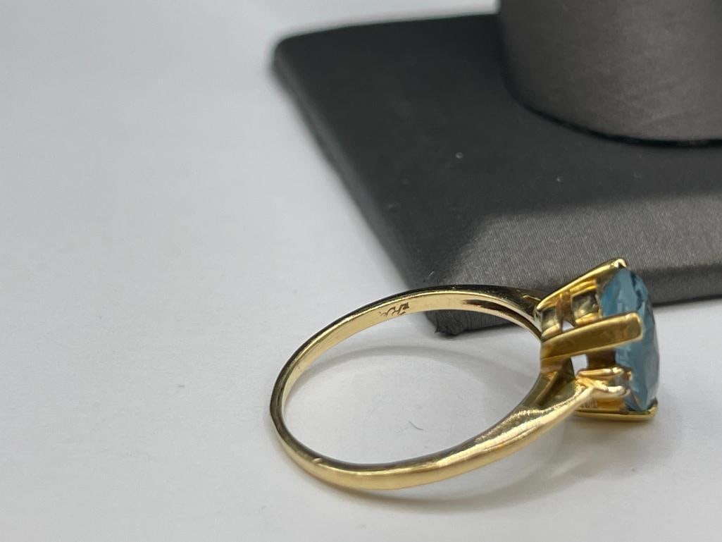 14K YELLOW GOLD PEAR CUT BLUE TOPAZ AND ROUND BRILLIANT CUT DIAMOND RING - 6
