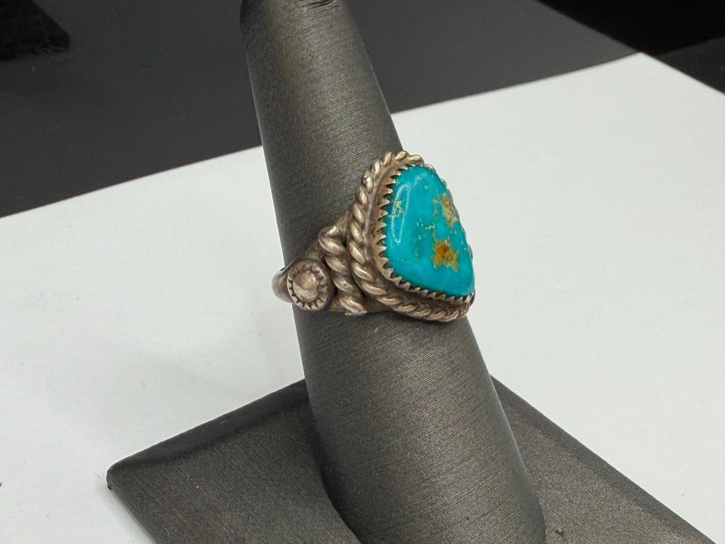 VINTAGE NAVAJO STERLING SILVER TURQUOISE RING - 2