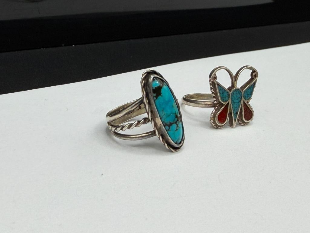 TWO VINTAGE NAVAJO STERLING SILVER RINGS INCLUDING OBLONG TURQUOISE AND CRUSHED TURQUOISE BUTTERFLY - 2