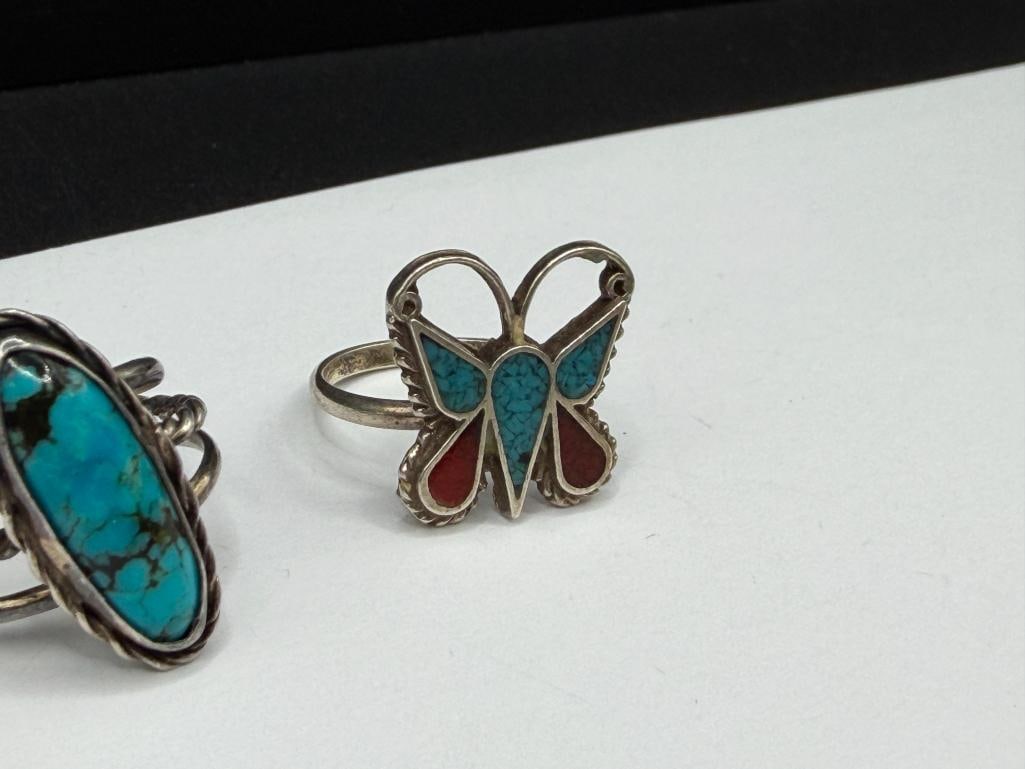 TWO VINTAGE NAVAJO STERLING SILVER RINGS INCLUDING OBLONG TURQUOISE AND CRUSHED TURQUOISE BUTTERFLY - 3