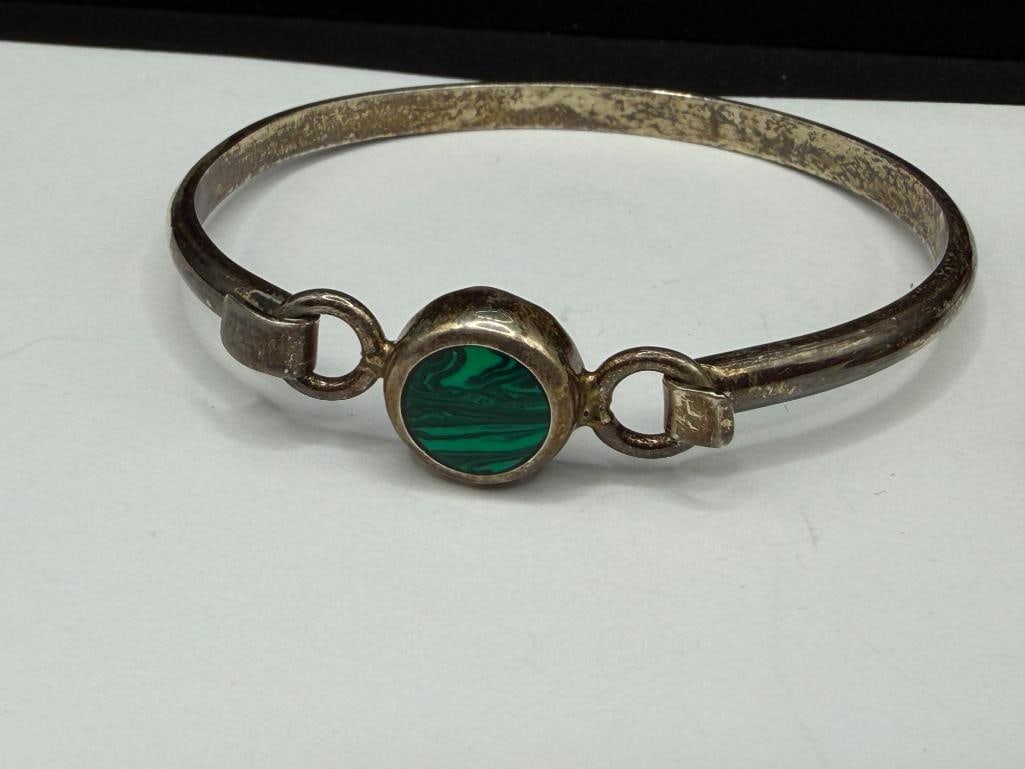 VINTAGE TAXCO MEXICO STERLING SILVER MALACHITE BANGLE BRACELET AND PENDANT - 2
