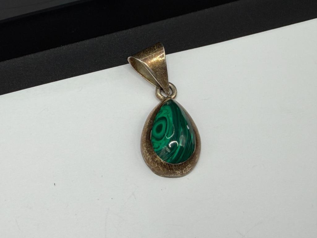 VINTAGE TAXCO MEXICO STERLING SILVER MALACHITE BANGLE BRACELET AND PENDANT - 5
