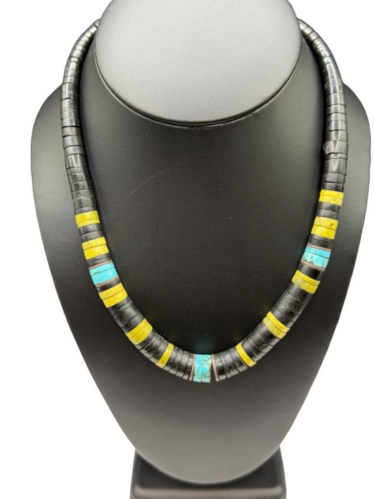 VINTAGE NAVAJO TURQUOISE AND JET HEISHI BEAD NECKLACE FEATURING GRADUATED DESIGN: 18", UP TO 1/2" BEADS