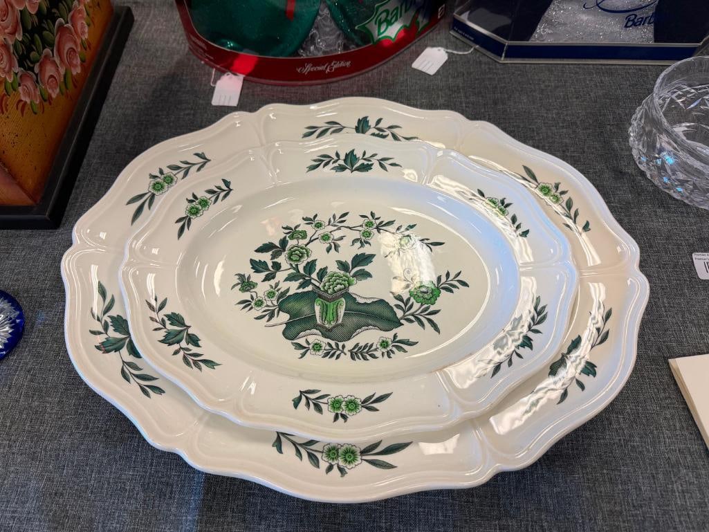 VINTAGE WEDGWOOD GREEN LEAF QUEENS SHAPE SERVING PLATTERS AS DESIGNED FOR QUEEN CHARLOTTE 1765 - 2