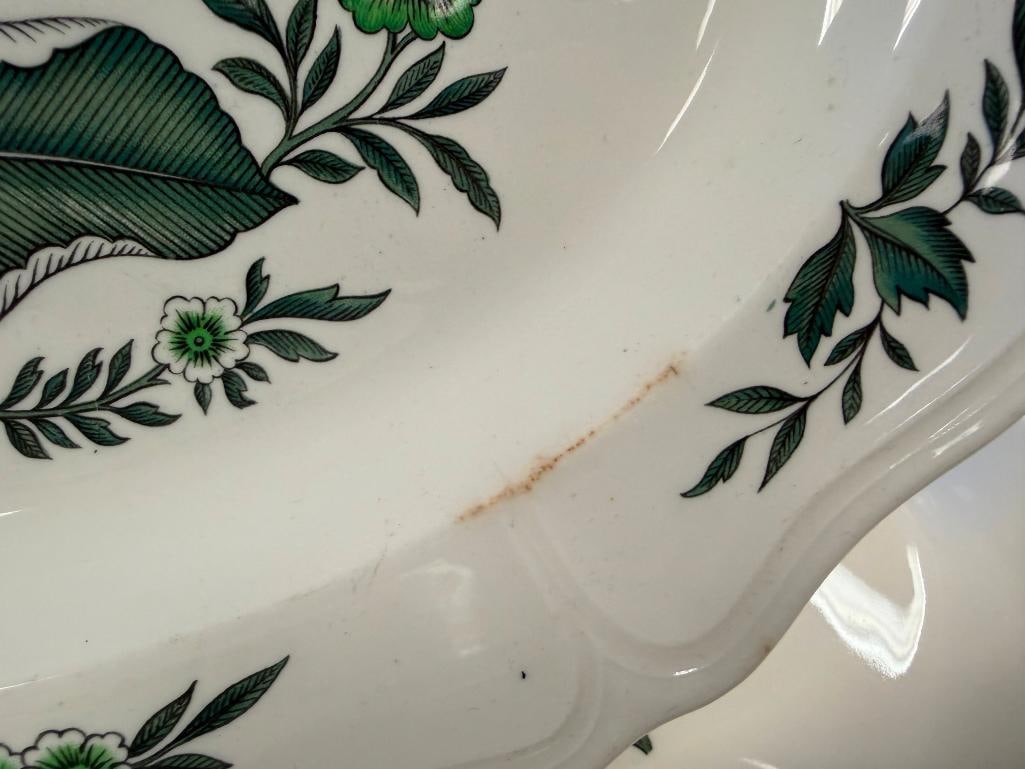 VINTAGE WEDGWOOD GREEN LEAF QUEENS SHAPE SERVING PLATTERS AS DESIGNED FOR QUEEN CHARLOTTE 1765 - 5