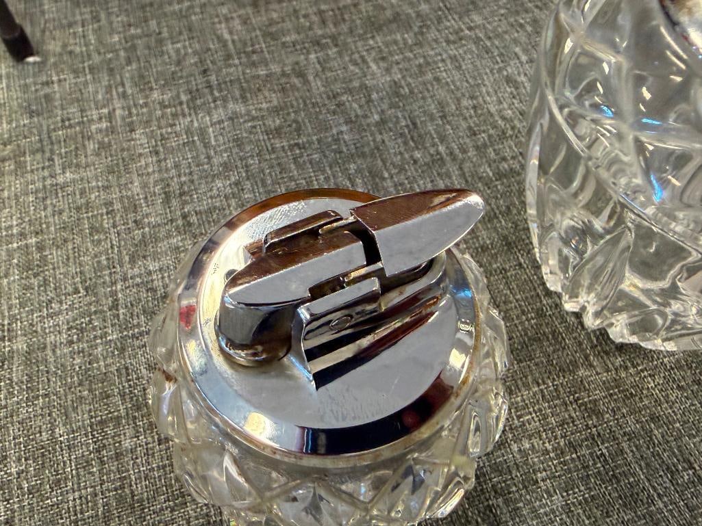 THREE VINTAGE GLASS TABLE LIGHTERS WITH CHROME TOPS INCLUDING RONSON LIGHTER - 4