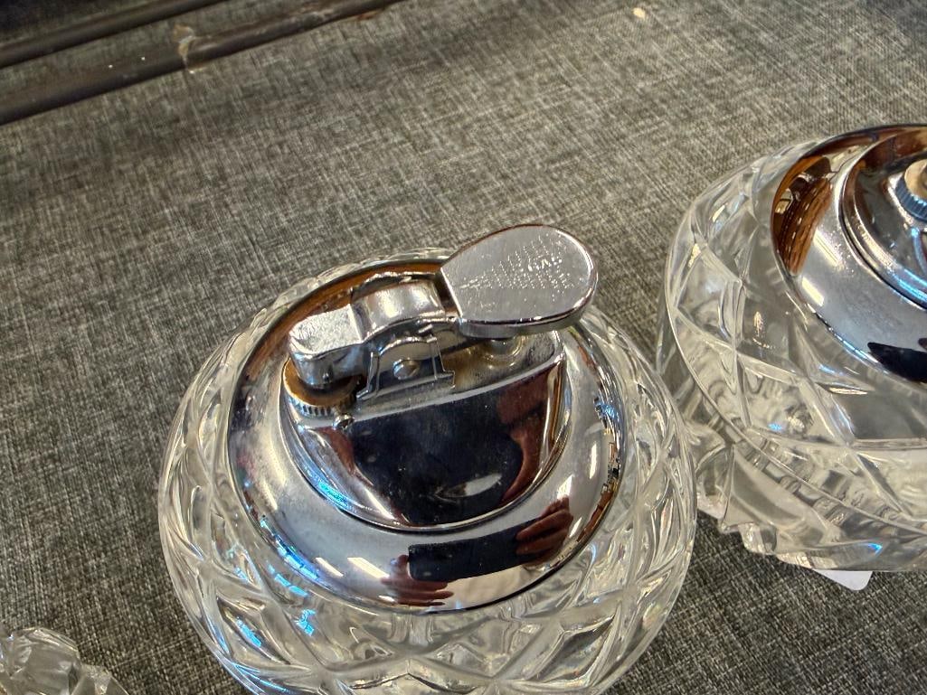 THREE VINTAGE GLASS TABLE LIGHTERS WITH CHROME TOPS INCLUDING RONSON LIGHTER - 7