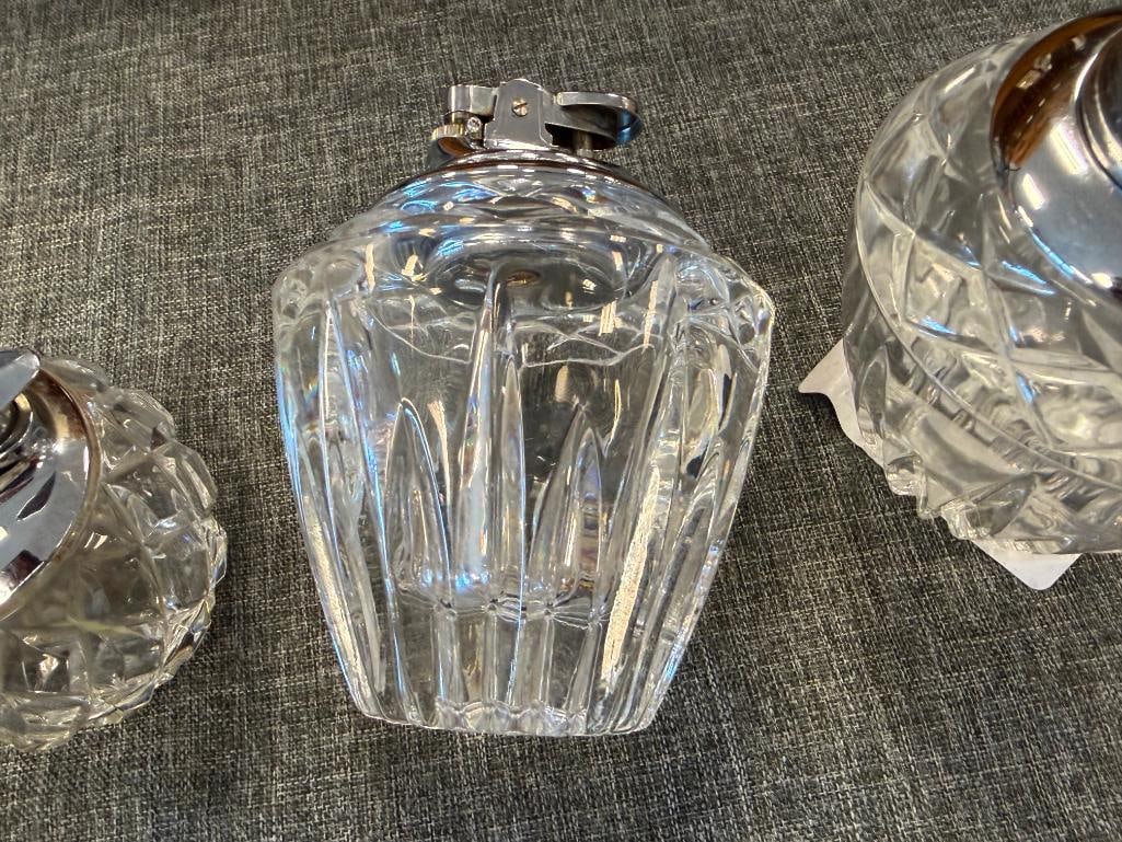 THREE VINTAGE GLASS TABLE LIGHTERS WITH CHROME TOPS INCLUDING RONSON LIGHTER - 9