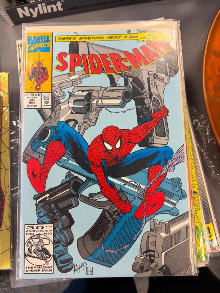 32 ASSORTED MARVEL COMIC BOOKS SPIDER-MAN, AVENGERS, WARLORD, DAZZLER, ELEKTRA, DRACULA - 10