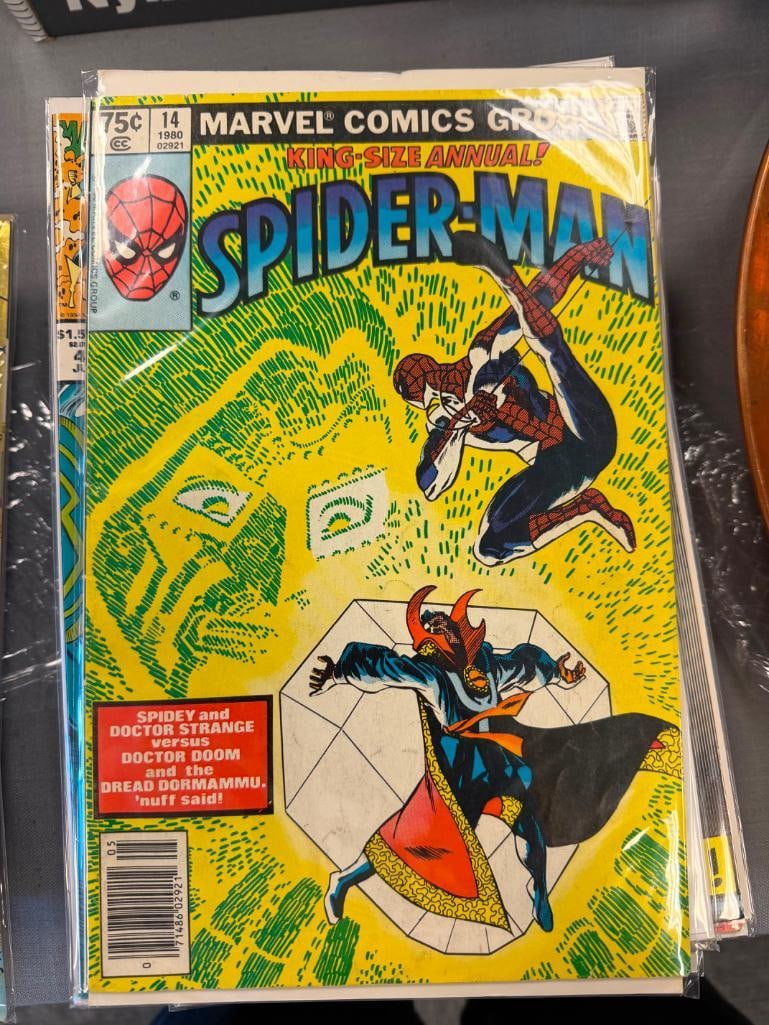 32 ASSORTED MARVEL COMIC BOOKS SPIDER-MAN, AVENGERS, WARLORD, DAZZLER, ELEKTRA, DRACULA - 11
