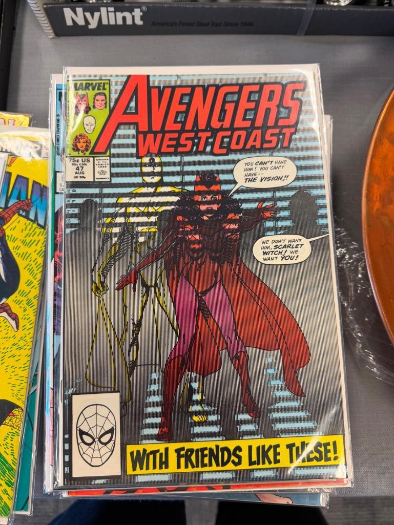 32 ASSORTED MARVEL COMIC BOOKS SPIDER-MAN, AVENGERS, WARLORD, DAZZLER, ELEKTRA, DRACULA - 13