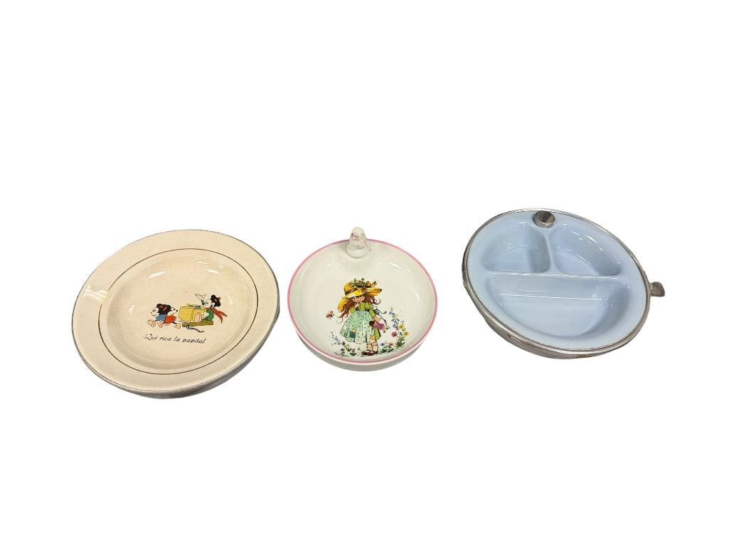 THREE VINTAGE BABY WARMING BOWLS SYDNEY, PETO: TWO BABY BOWLS FEATURE ALUMINUM BOTTOM, INCLUDES VINTAGE MICKEY MOUSE CHARACTER BOWL MADE IN ARGENTINA WITH LATIN WORDING 6 3/4 AND 8"