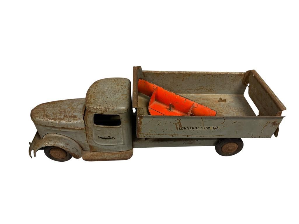 VINTAGE STRUCTO TOYS CONSTRUCTION CO. PRESSED STEEL DUMP TRAILER CIRCA 1940'S (1 of 11)