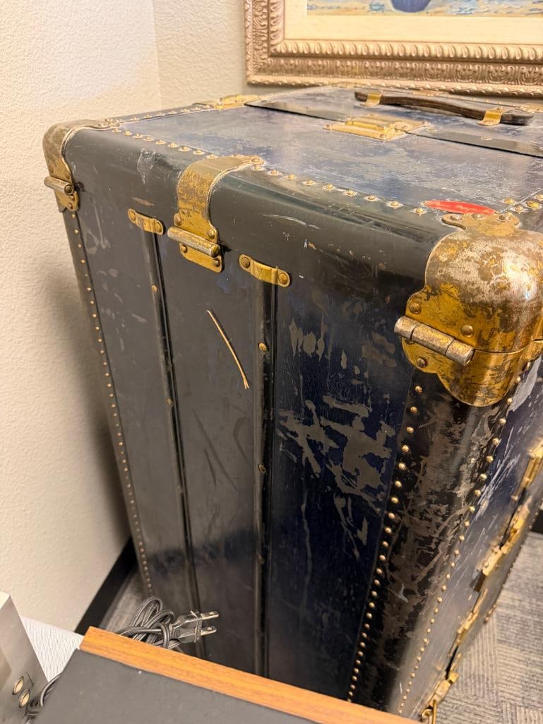 ANTIQUE HARTMANN STEAMER TRUNK - 6