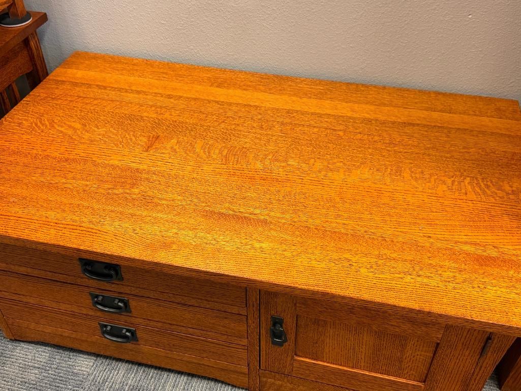 MISSION STYLE QUARTER SAWN OAK GRAIN DOUBLE SIDED COCKTAIL TABLE - 2