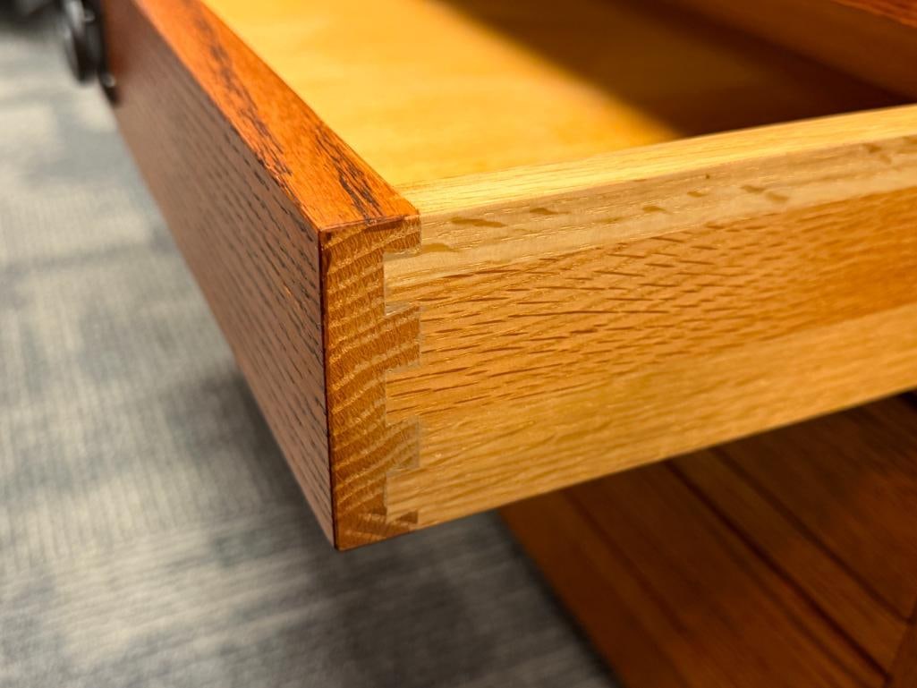 MISSION STYLE QUARTER SAWN OAK GRAIN DOUBLE SIDED COCKTAIL TABLE - 6