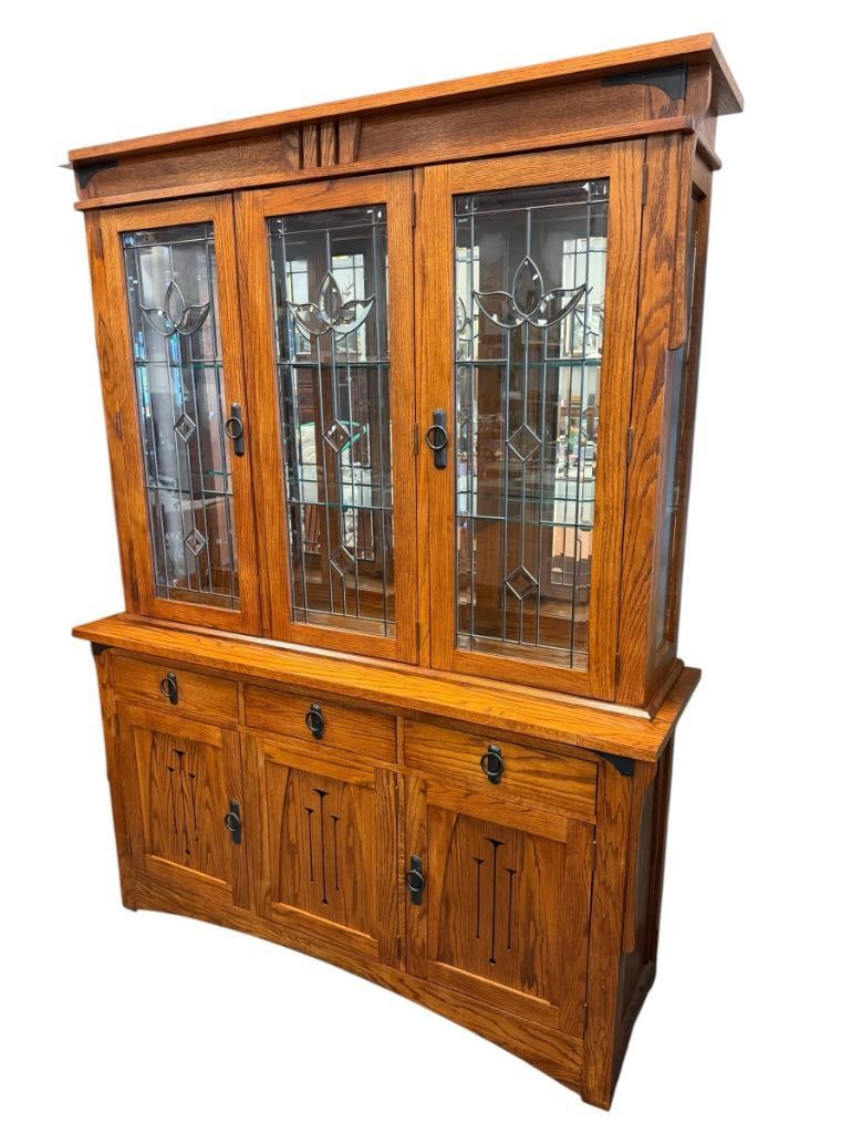 OAK TREE FURNITURE MISSION STYLE QUARTER SAWN OAK GRAIN TWO-PIECE CHINA CABINET (1 of 19)