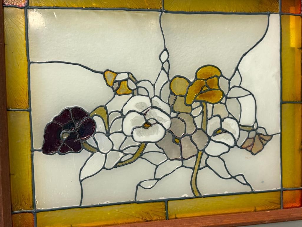 COLORED GLASS FLORAL SUNCATCHER - 2