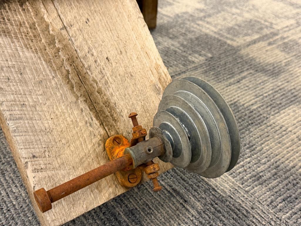 CLEVELAND STONE CO. ANTIQUE / PRIMITIVE LARGE SHARPENING GRINDING STONE WHEEL - 10