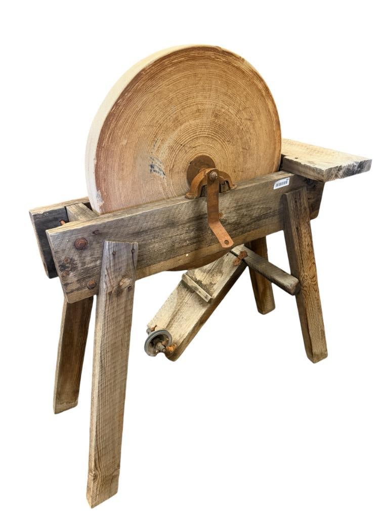 CLEVELAND STONE CO. ANTIQUE / PRIMITIVE LARGE SHARPENING GRINDING STONE WHEEL (1 of 13)