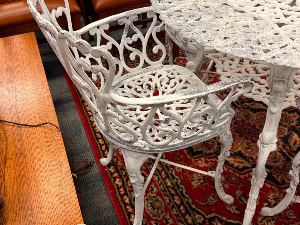 VINTAGE CAST ALUMINUM DECORTIVE PATIO TABLE AND CHAIRS SET - 5