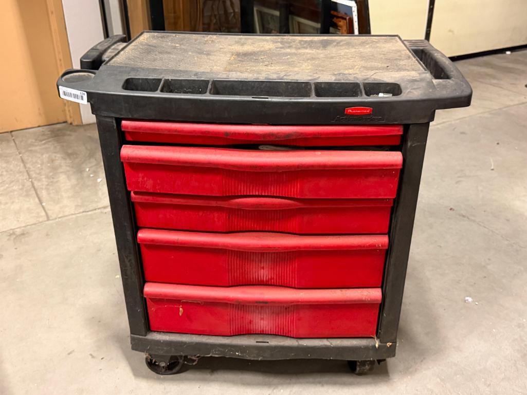 RUBBERMAID FIVE DRAWER PLASTIC TOOLBOX - 2