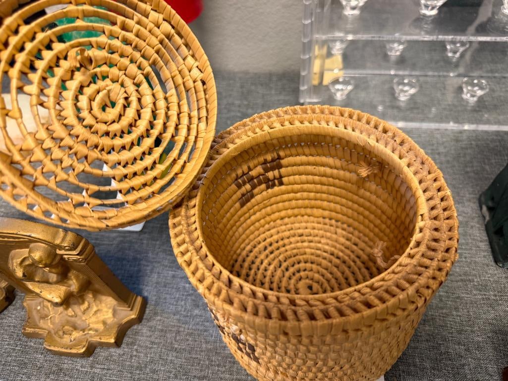 VINTAGE BOHO BOHEMIAN STYLED STRAW LIDDED BASKET WITH GEOMETRIC DESIGN - 5