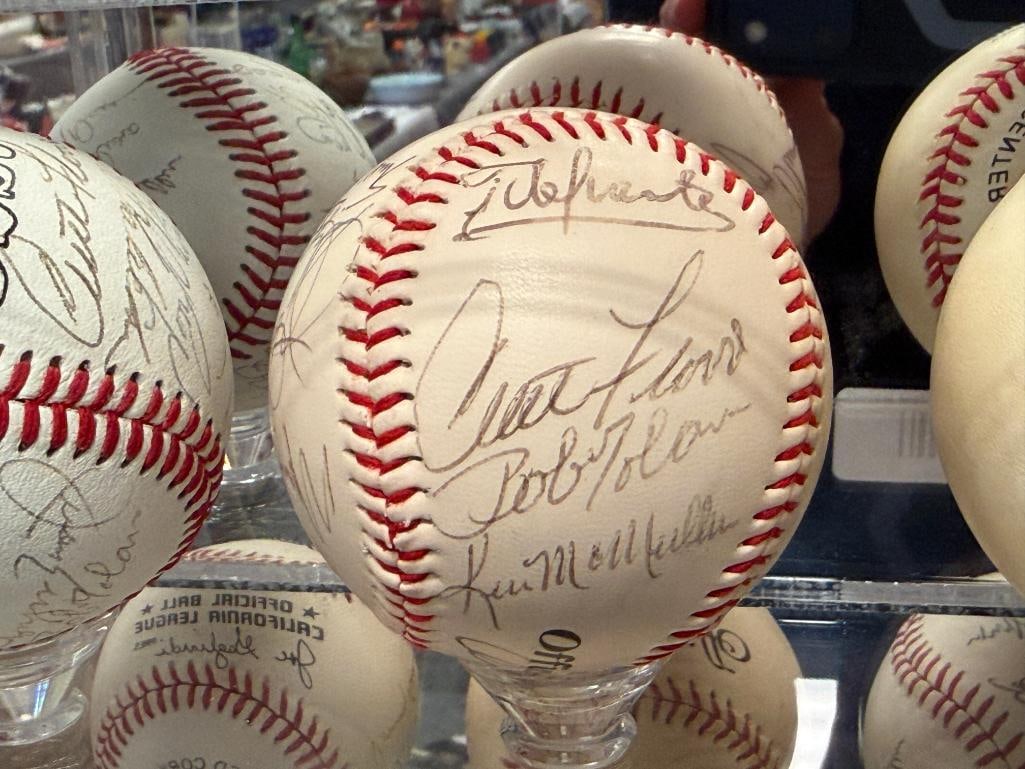 AUTOGRAPHED BASEBALL BY PLAYERS CURT FLOOD, BOB GIBSON, ORLANDO CEPEDA, KEN MCMULLEN, ETC. - 6
