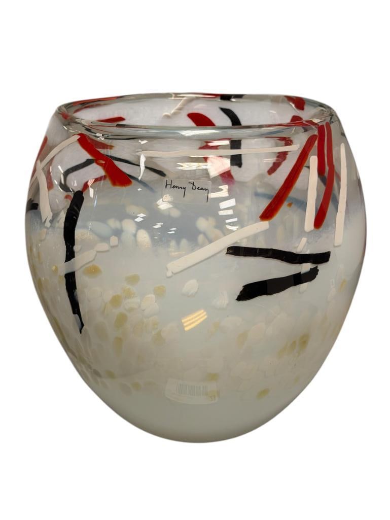 HENRY DEAN MINIMALIST HAND BLOWN ART GLASS LARGE BOWL CONFETTI DESIGN: RED, BLACK, AND WHITE DECORATED ART GLASS BOWL, SIGNED ON THE BOTTOM WITH ORIGINAL LABEL, NO CHIPS 9" ROUND, 9 3/4" H