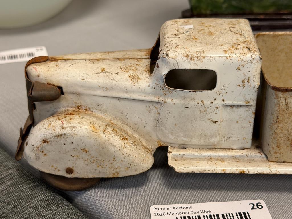 1930'S WYANDOTTE TOYS PRESSED STEEL MEDICAL CORPS AMBULANCE TRUCK WITH WOODEN WHEELS - 2