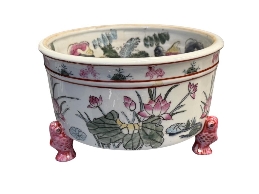 VINTAGE CHINESE PORCELAIN FISHBOWL PLANTER FEATURING LOTUS AND LILY PAD DESIGN (1 of 6)