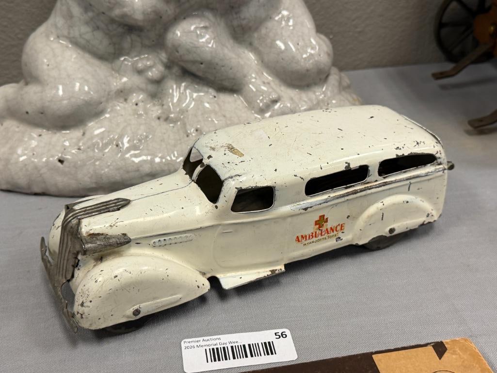 1930'S WYANDOTTE TOYS PRESSED STEEL AMBULANCE WITH WOODEN WHEELS - 6