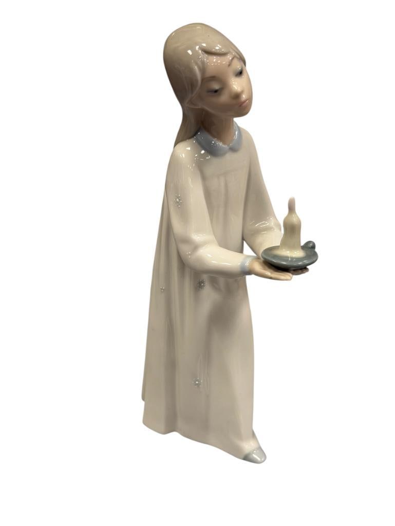 LLADRO FINE PORCELAIN FIGURINE GIRL WITH CANDLE NO. 4868 DESIGNED BY FULGENCIO GARCIA RETIRED 2001 (1 of 6)