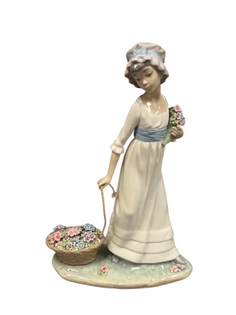 LLADRO FINE PORCELAIN FIGURINE WILD FLOWER NO. 5030 DESIGNED BY VICENTE MARTINEZ RETIRED 1994 (1 of 6)