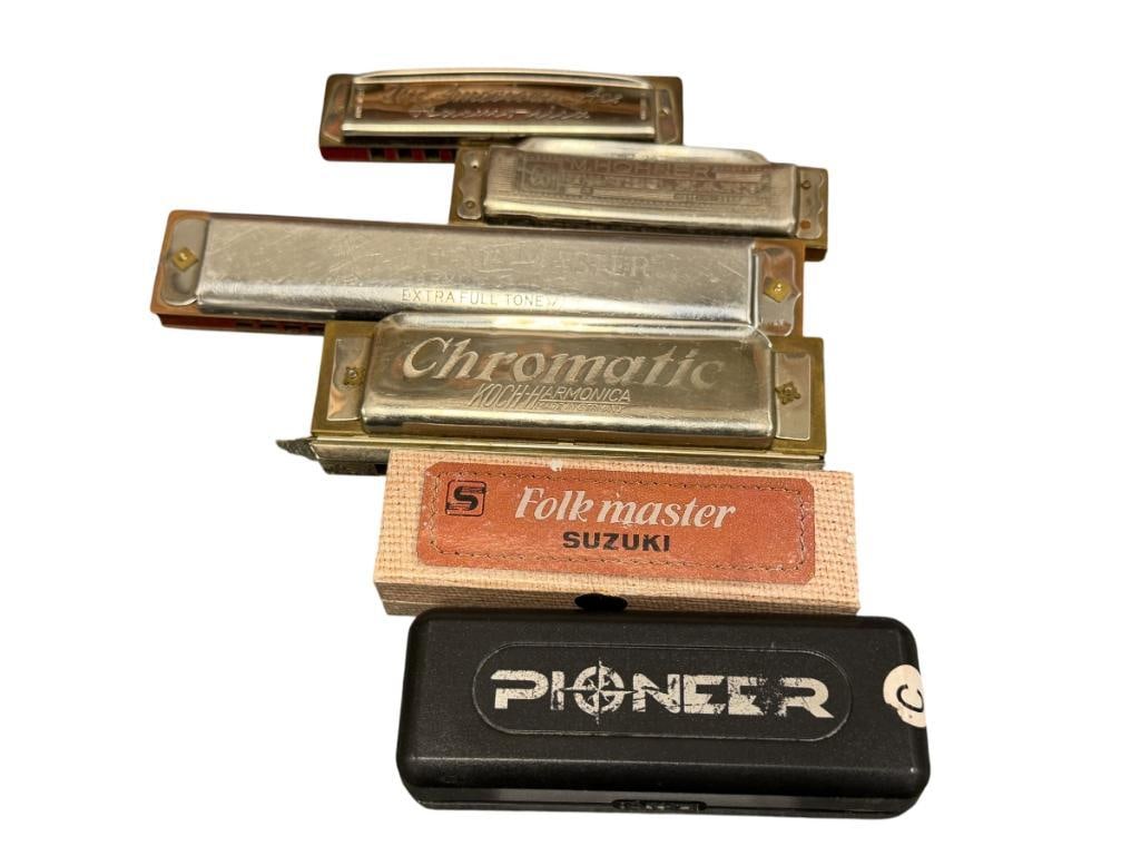 SIX VINTAGE HARMONICAS PIONEER HOHNER, SUZUKI, THE AMERICAN ACE, MUSIC MASTER, CHROMATIC KOCH: TWO INCLUDE ORIGINAL BOX / CASE 4" UP TO 6 1/2" L