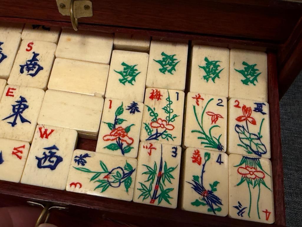 ANTIQUE CHINESE MAHJONG GAME PLAYING SET INCLUDES 144 BONE AND BAMBOO GAME TILES - 6