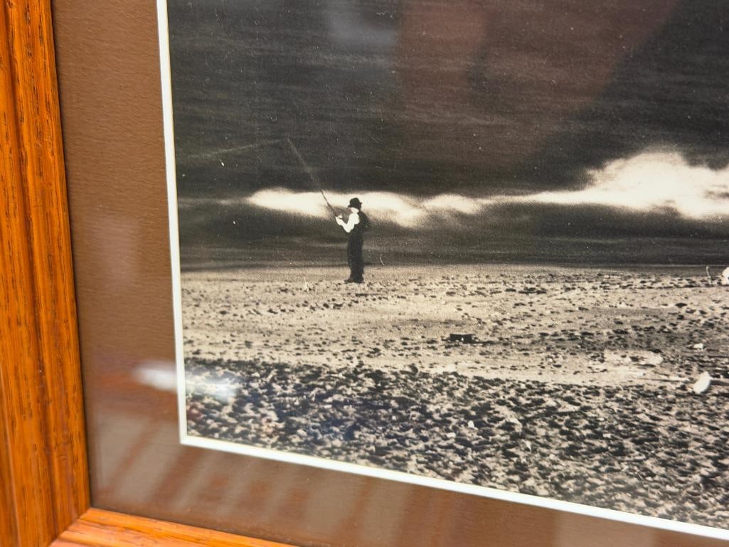 BLACK AND WHITE PHOTOGRAPH DURING THE CONSTRUCTION OF THE GOLDEN GATE BRIDGE CIRCA 1935 - 6