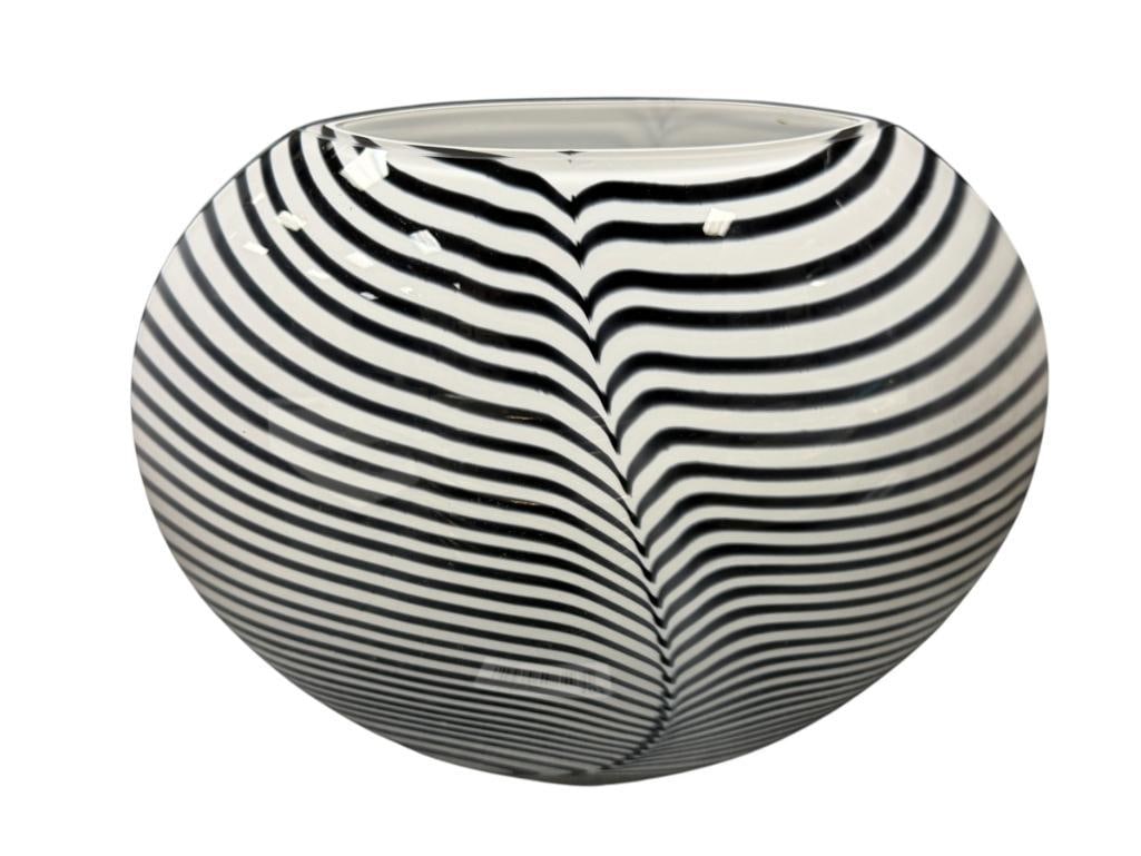 PULLED BLACK AND WHITE STRIPE MURANO STYLED FAN VASE: NO MARKINGS OR SIGNATURE, NO CHIPS OR CRACKS 11 1/2" WIDE, 8 3/4" H