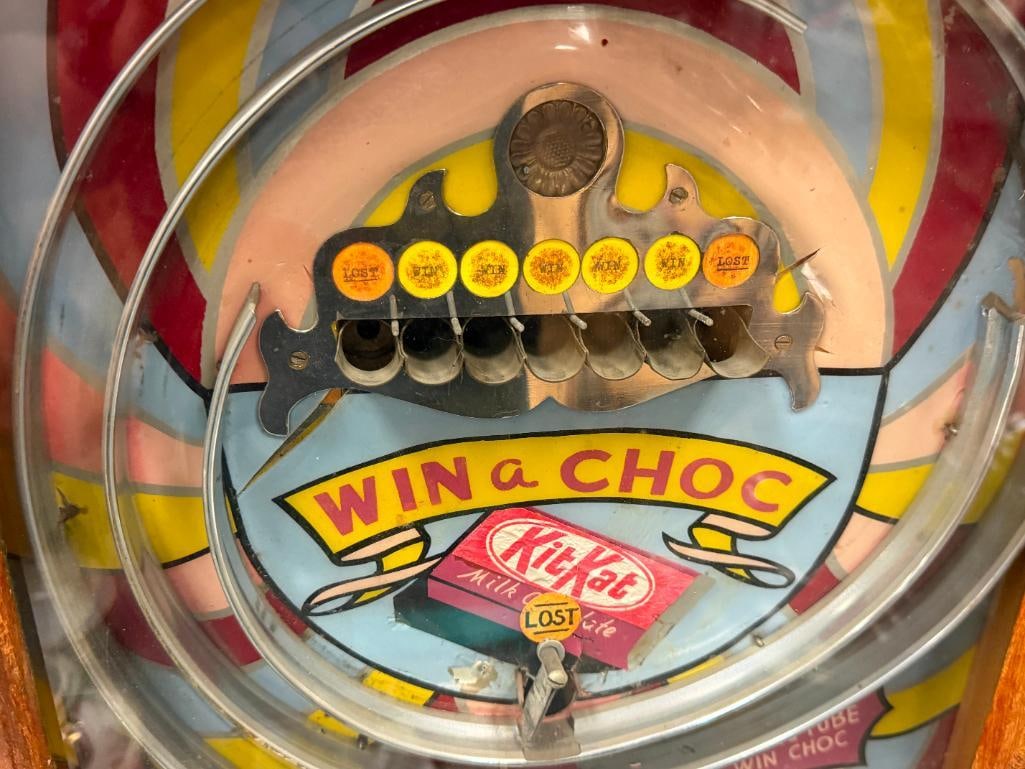WHALES REDCAR UNITED KINGDOM ALLWIN WIN A CHOC PENNY ARCADE / AMUSEMENT GAME CIRCA 1930'S - 1960'S - 3