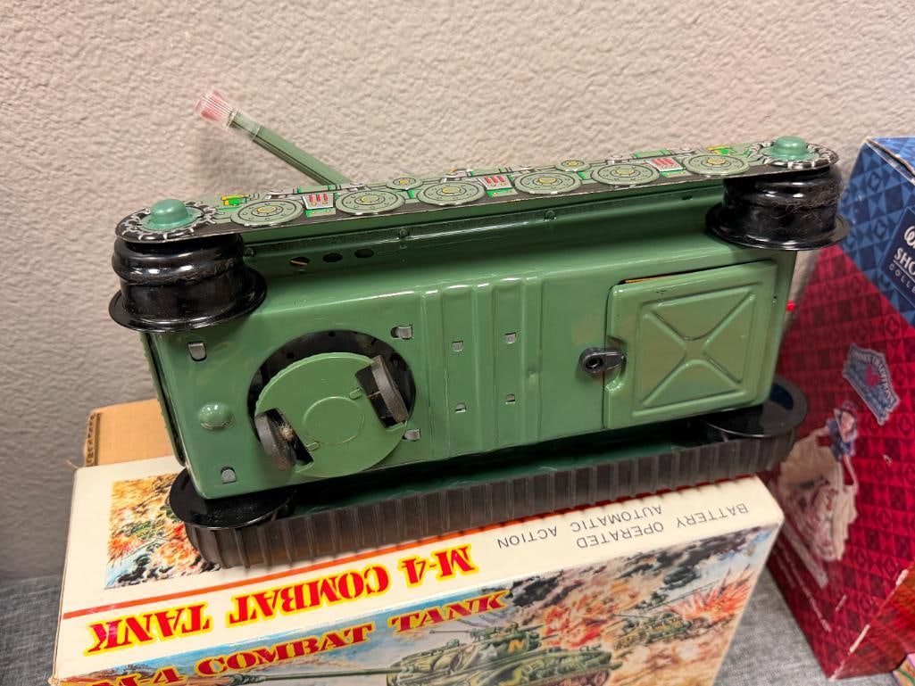 TAIYO JAPAN TIN-LITHO BATTERY OPERATED M4 COMABT TANK TOY CIRCA 1970'S - 1980'S - 7