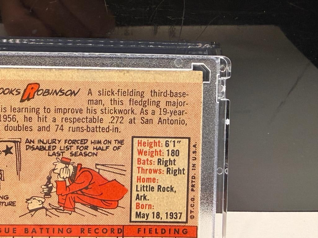 1958 TOPPS #307 BROOKS ROBINSON BASEBALL CARD - 9