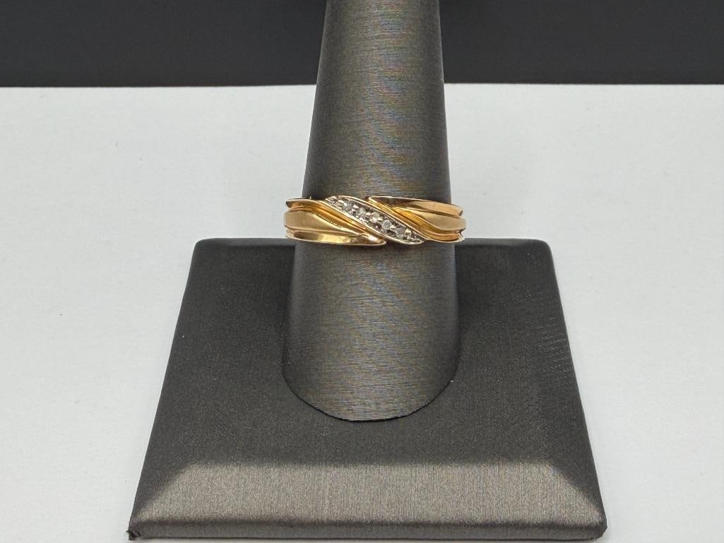 MEN'S 10K YELLOW GOLD SINGLE CUT DIAMOND BAND - 2