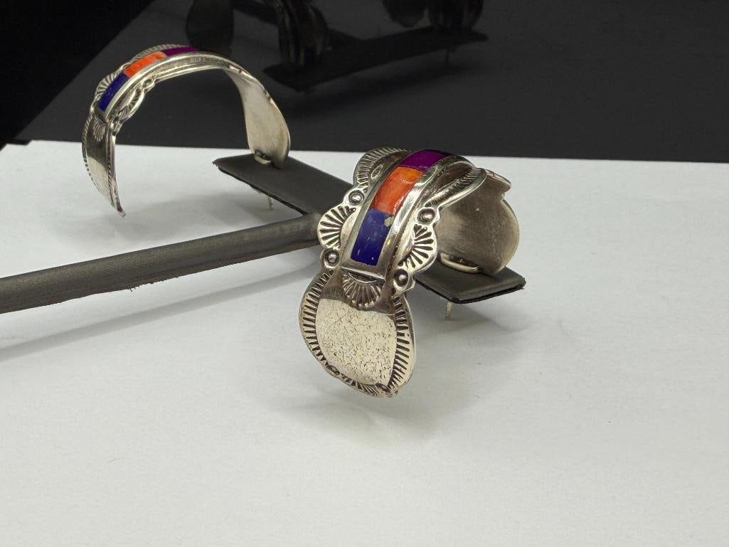 PAIR OF NATIVE AMERICAN SIGNED STERLING SILVER STONE INLAY SEMI-HOOP EARRINGS - 4