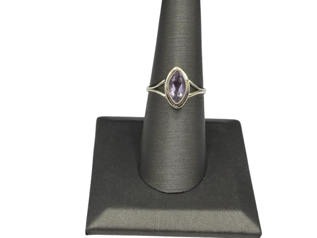 STERLING SILVER MARQUISE AMETHYST RING: SIZE 7 1/4, 1/2" FRONT, 2.26 GRAMS