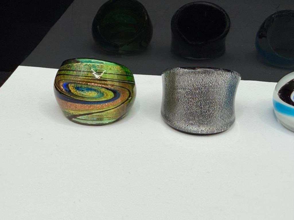 SIX HANDBLOWN ART GLASS RINGS FEATURING VIBRANT COLORS - 3