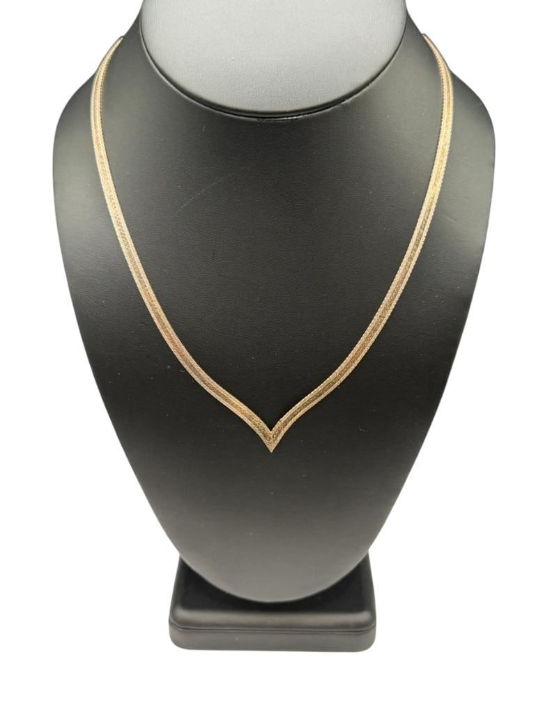 VINTAGE STERLING SILVER "V" SHAPED HERRINGBONE NECKLACE: MARKED MADE IN ITALY 18" X 3/16" THICK, 9.03 GRAMS