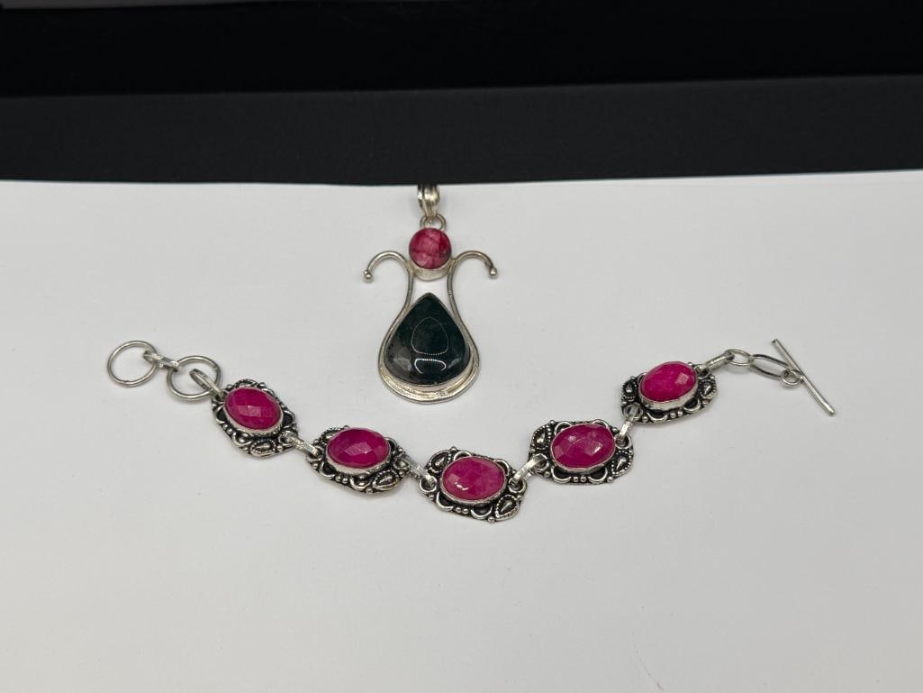 STERLING SILVER PINK QUARTZ OVAL CUT LINK BRACELET AND STERLING SILVER MOSS AGATE PENDANT - 2
