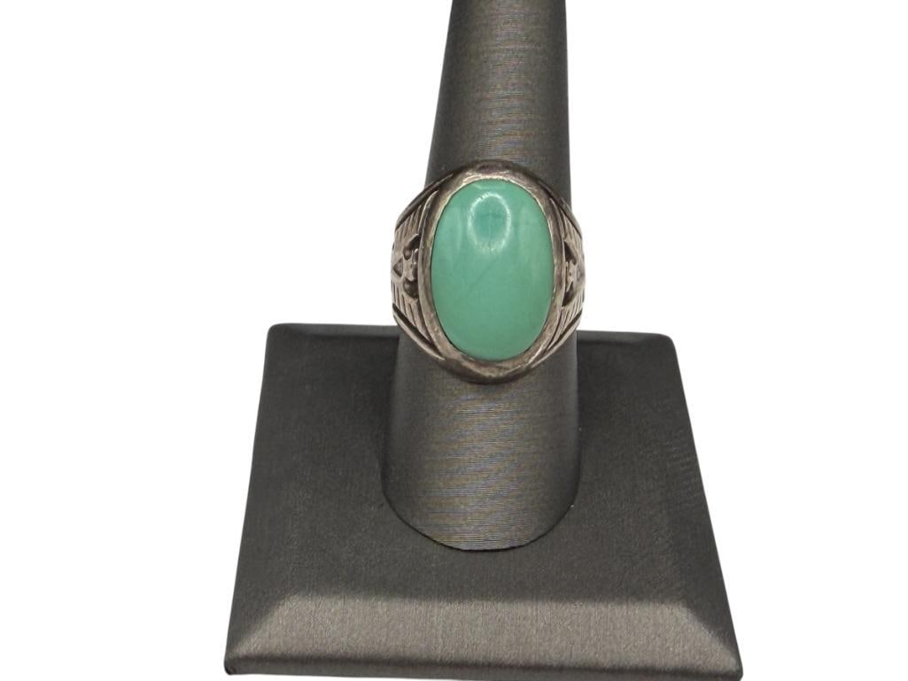 STERLING SILVER GREEN TURQUOISE THUNDERBIRD DESIGN RING: FEATURING OVAL CABOCHON GREEN TURQUOISE SIZE 8 1/2, 18MM TURQUOISE, 10.09 GRAMS