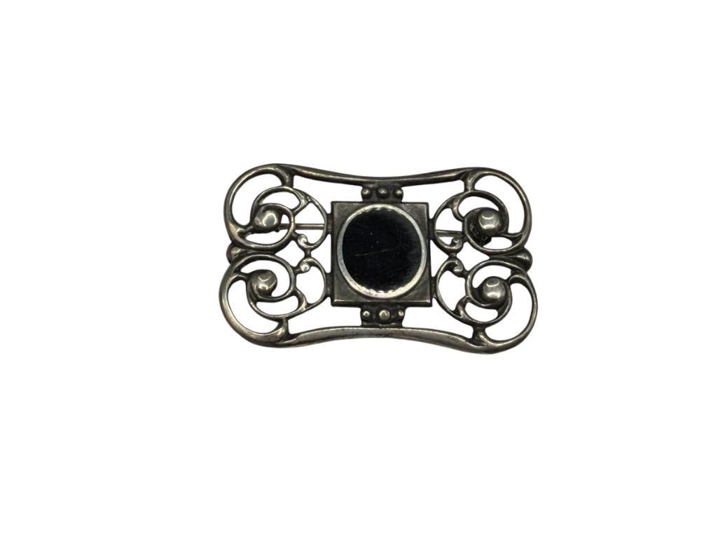 VINTAGE STYLE STERLING SILVER INLAID OVAL BLACK ONYX PENDANT: FEATURING SCROLL DESIGN AROUND ONYX 1 7/8", 9.48 GRAMS