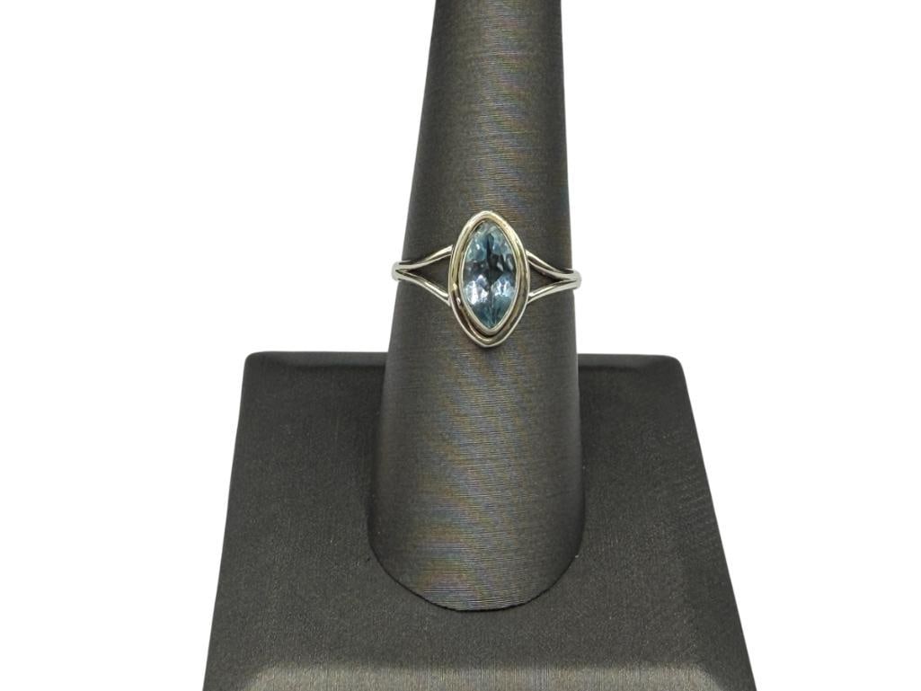 STERLING SILVER MARQUISE CUT BLUE TOPAZ RING: SIZE 7, 10MM TOPAZ, 2.26 GRAMS